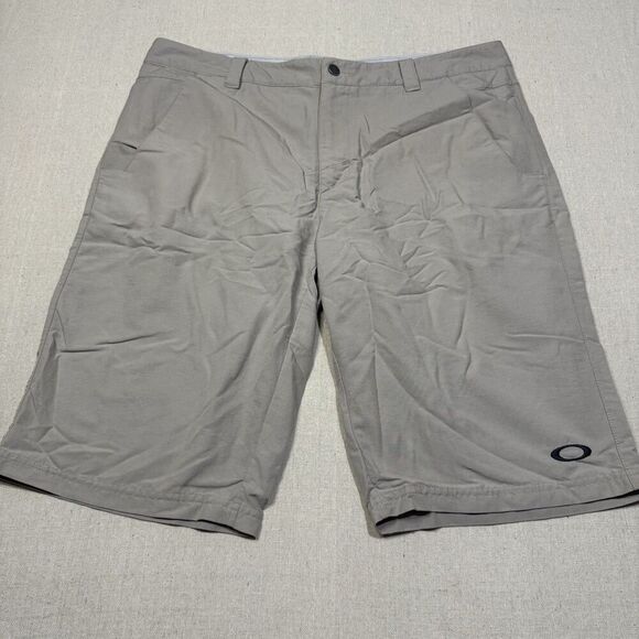 Oakley Men’s Tan Chino 12” Golf Shorts Size 36 Active Performance Regular Fit - Picture 1 of 7